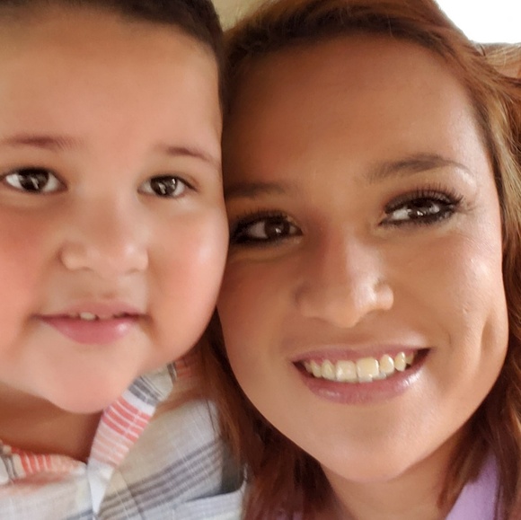 Meet your Posher, Laura - Picture 1 of 1